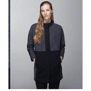 Lululemon Women Cacoon Car Coat Black and Grey athletic sport Jacket Xs